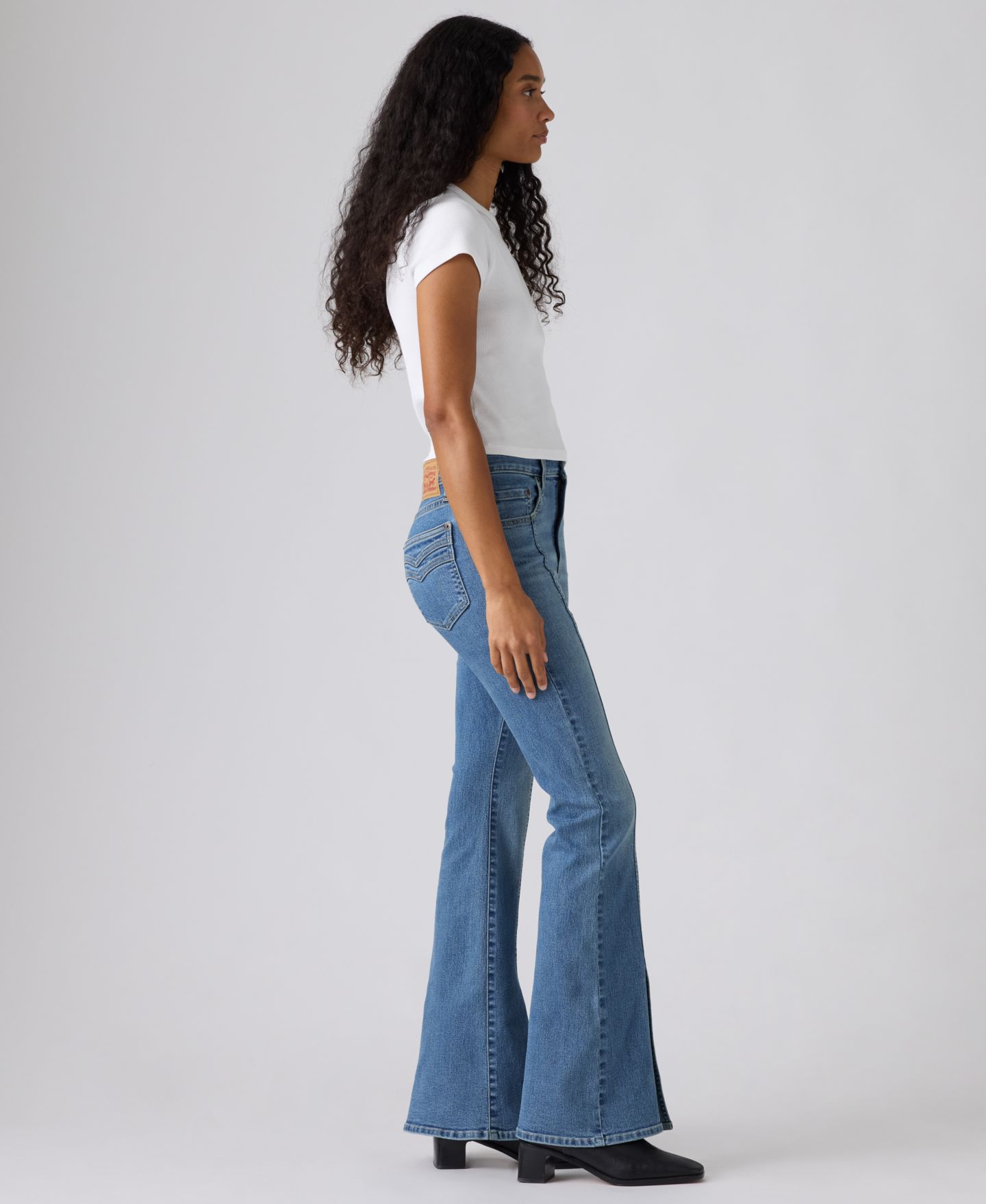 Женские джинсы Levi's 726 Split-Hem Flare, цвет: Джинсовый — фото 4