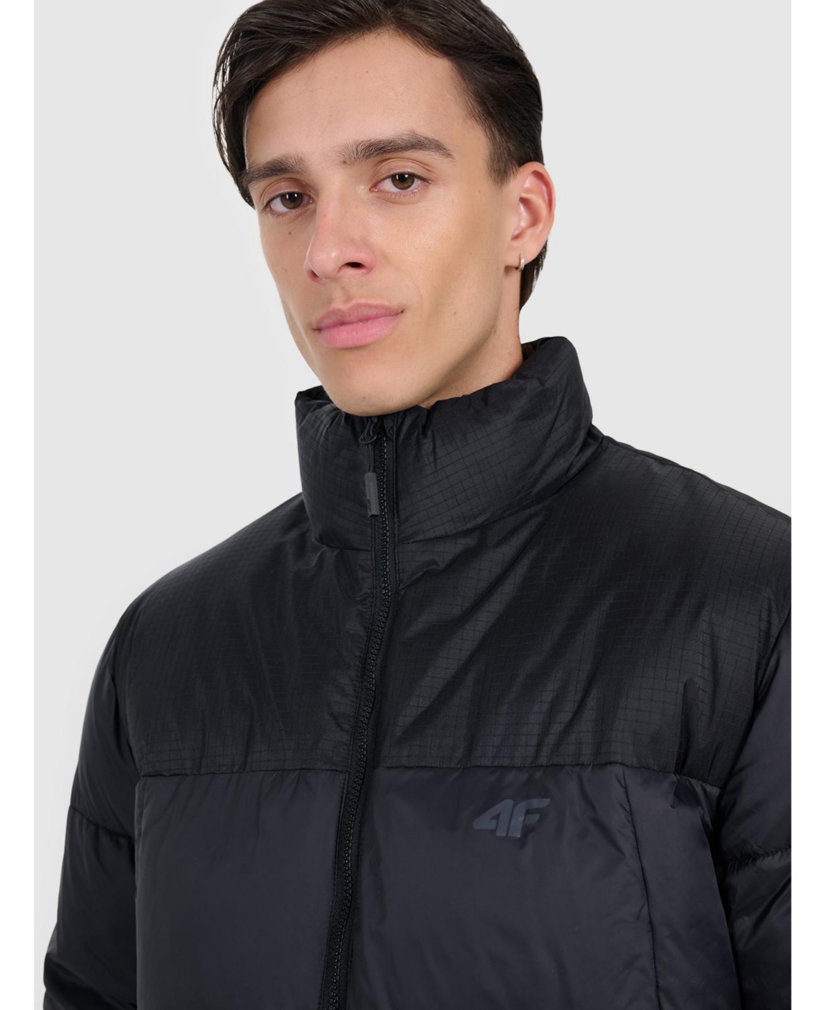 4F Men's padded jacket with synthetic filling - black