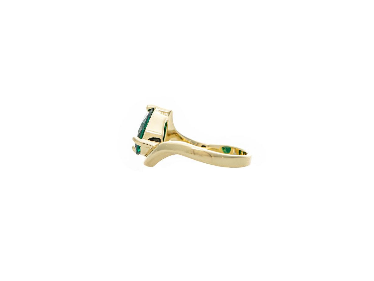 Rivka Friedman Kelly Green Pear Cz Shaped Wavy Band Solitaire Ring