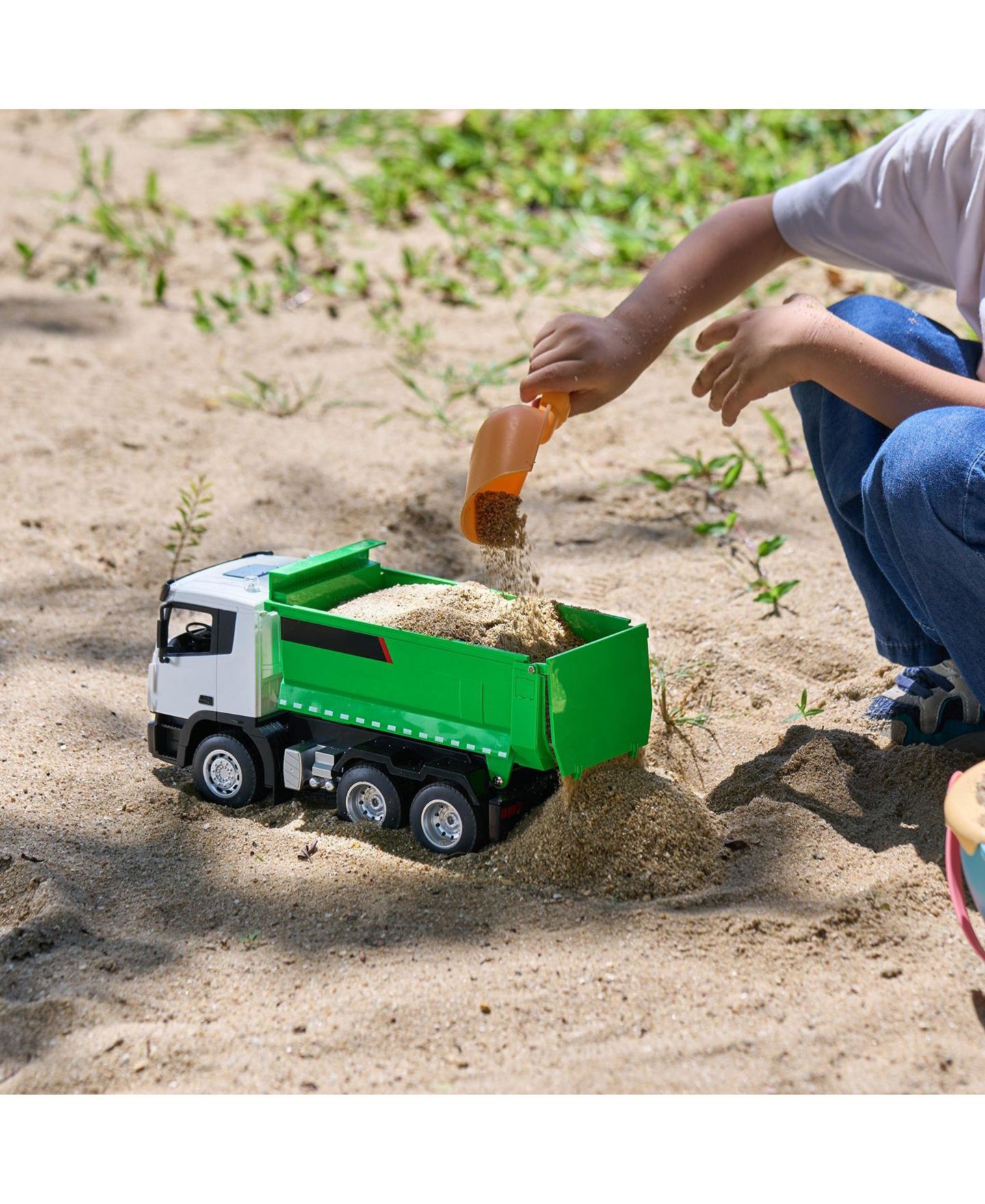 Детская игрушка Slickblue 1:18 Scale 9-Channel Remote Control Dump Truck, цвет: Зелёный / Белый — фото 2