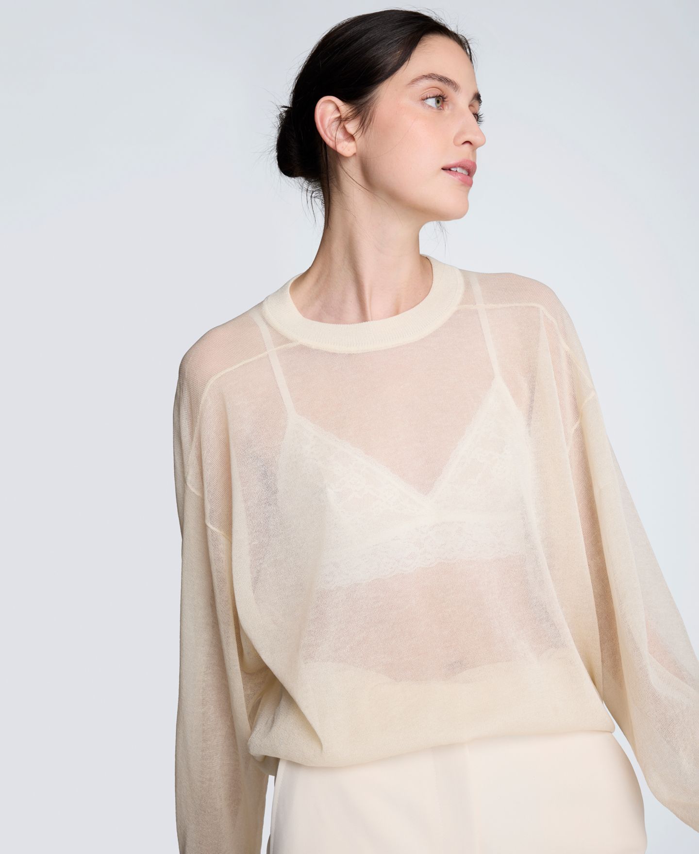 Женский свитер Kenneth Cole Oversized Sheer Crewneck, цвет: Устричный — фото 1