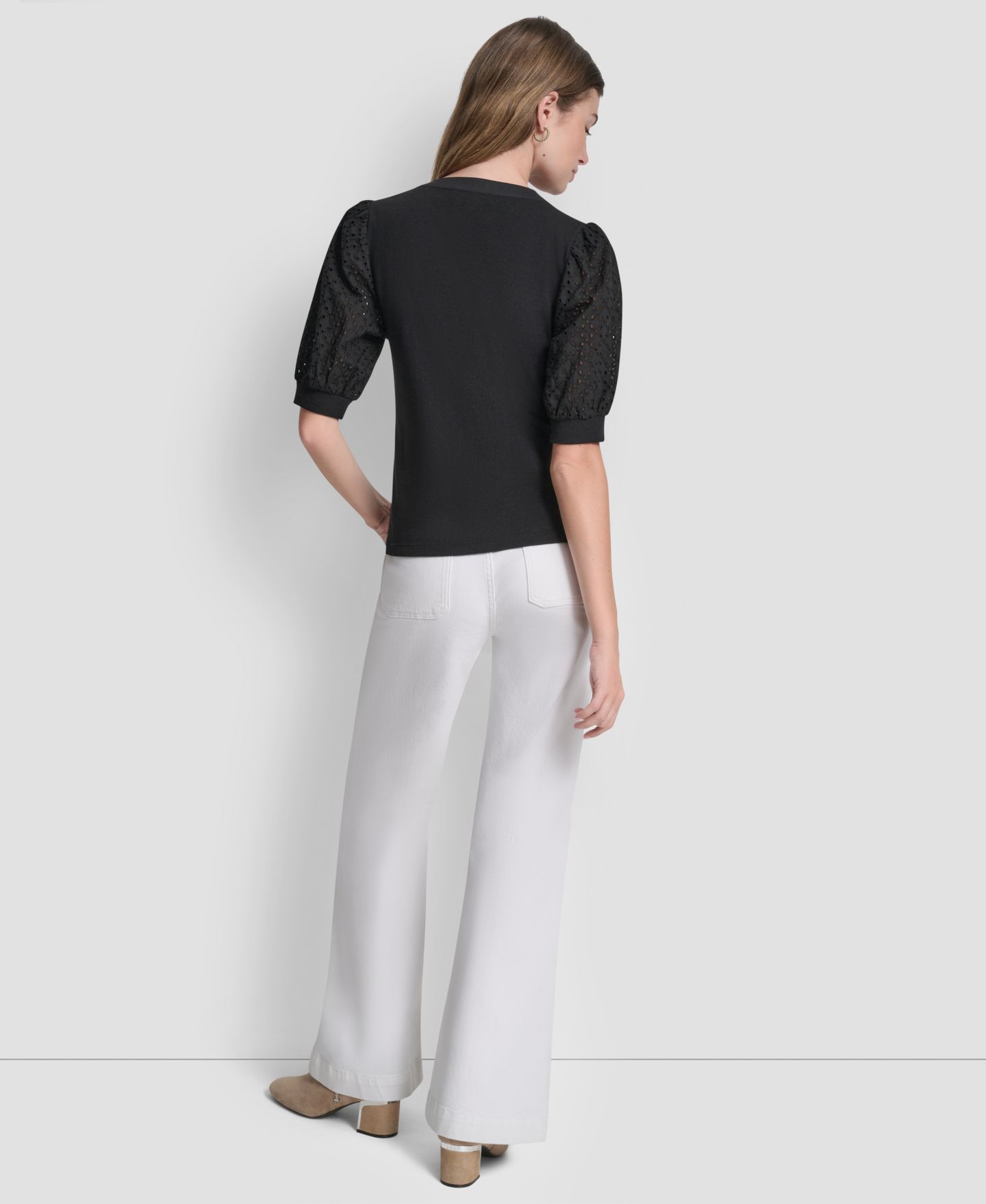 Женский топ DKNY Jeans в рубчик с люверсами и V-образным вырезом, для невысоких, цвет: Чёрный — фото 6