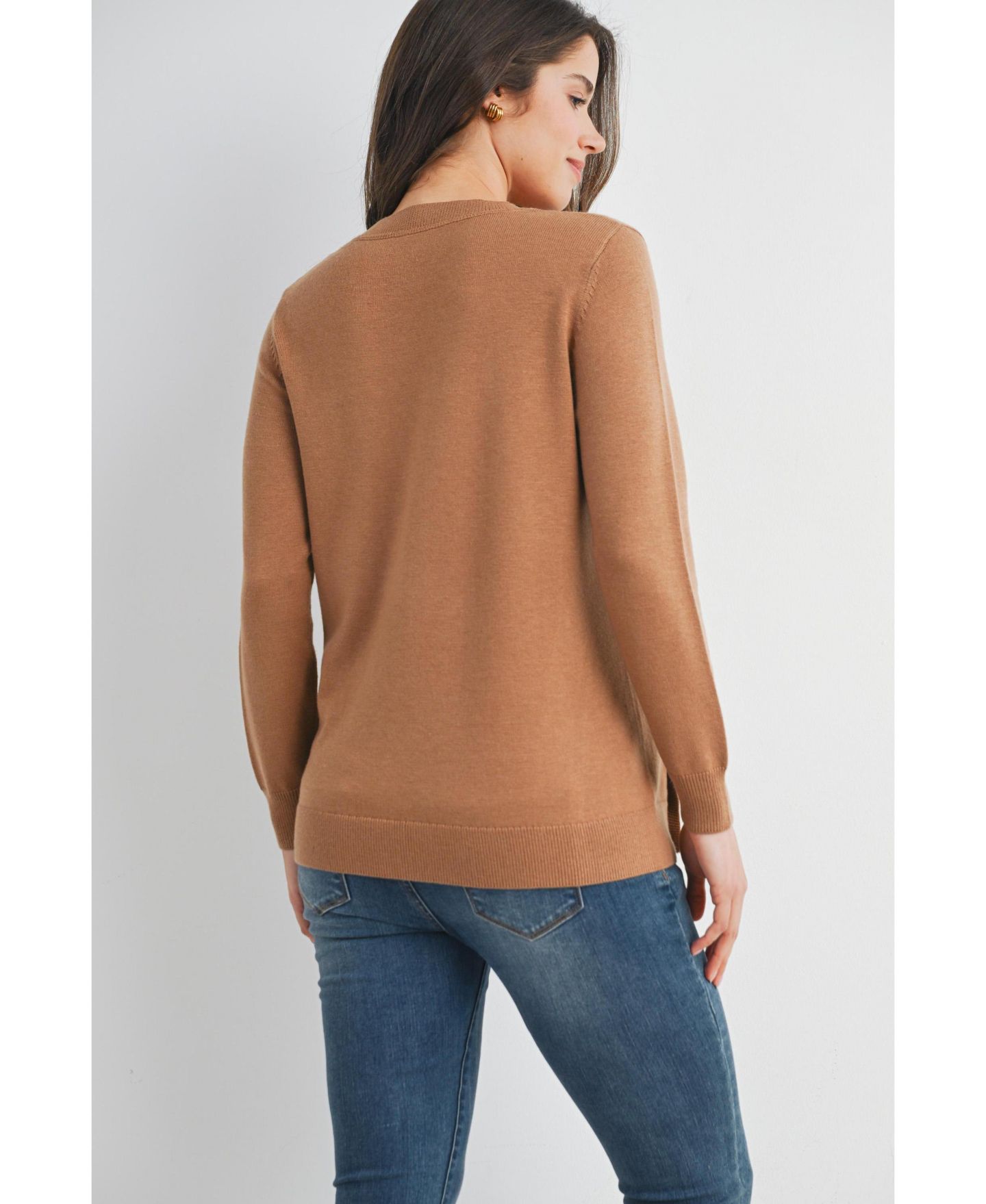 Женский свитер Hello Miz Maternity Crew Neck Side Button Knit Nursing Friendly, цвет: Верблюжий — фото 3