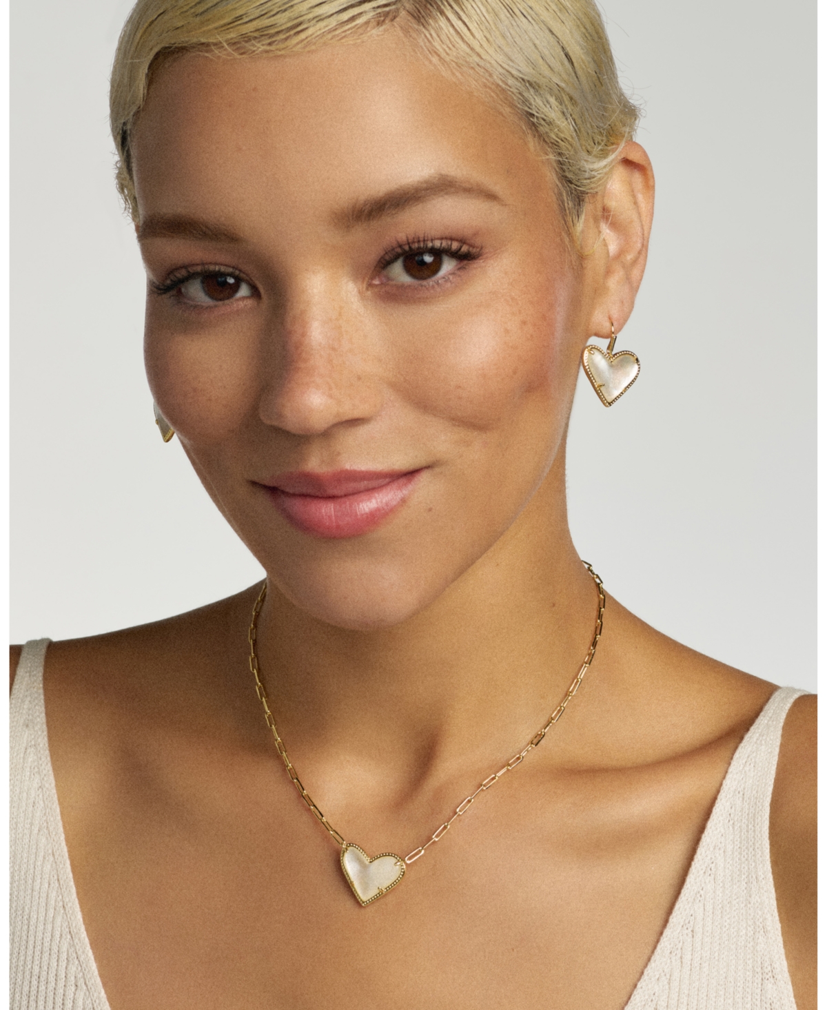 Kendra Scott Imitation Pearl Ari Heart Statement Short Pendant Necklace