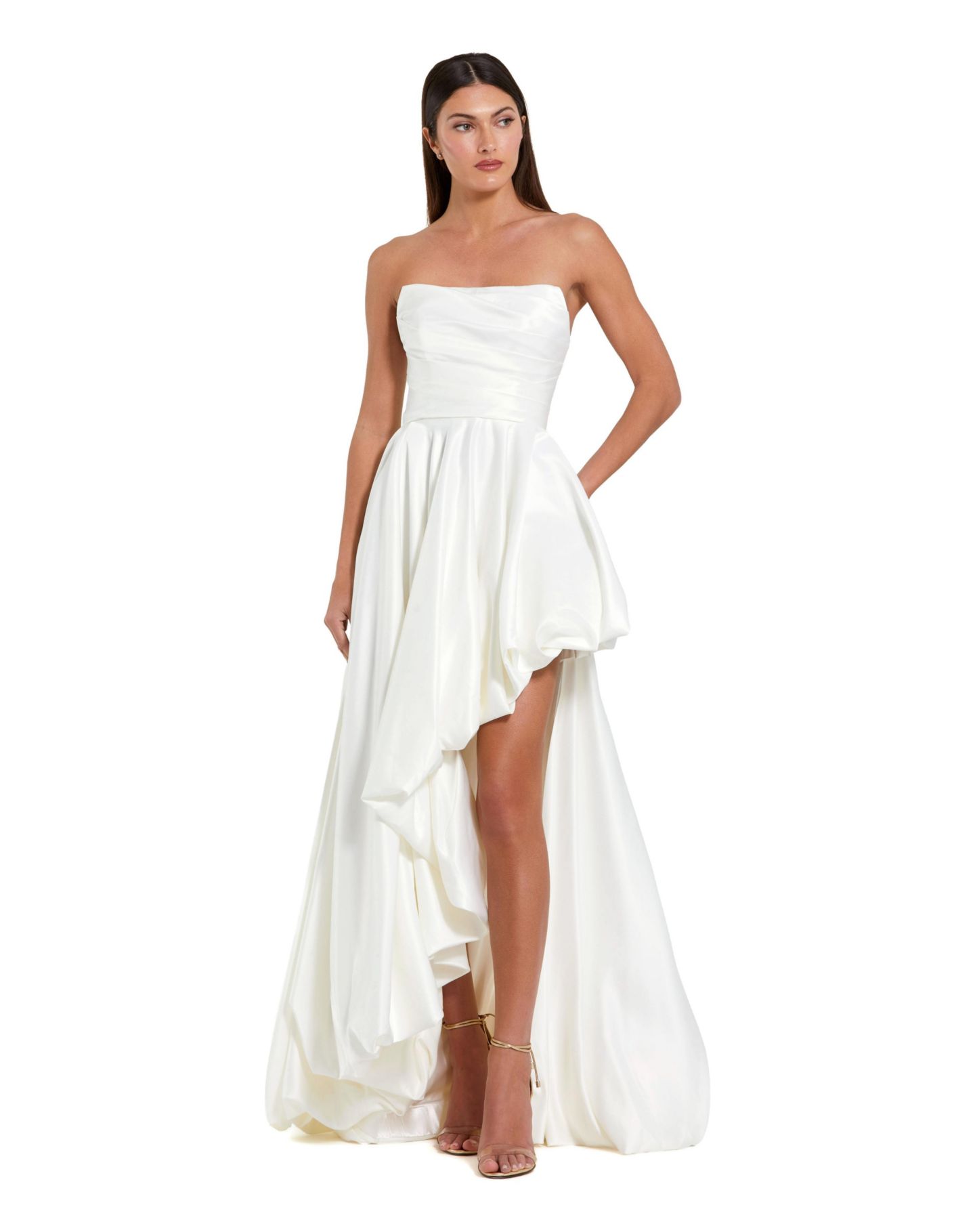 Женские платья Mac Duggal Petite Strapless High-Low Satin Gown with Draped Skirt, цвет: Белый — фото 1