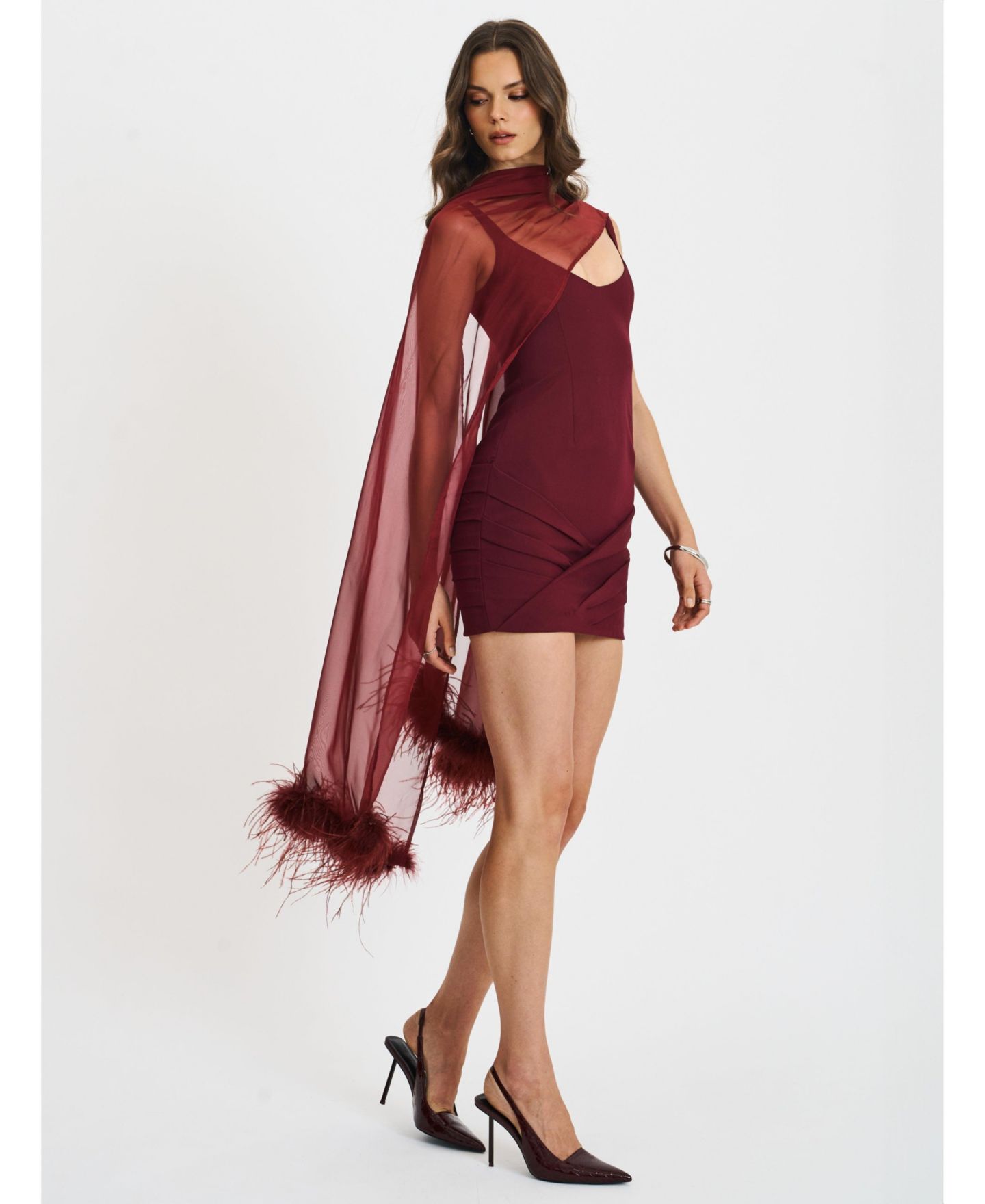 Женское платье Miss Circle Tori Wine Red Pleated Mini with Chiffon Scarf, цвет: Винный красный — фото 3