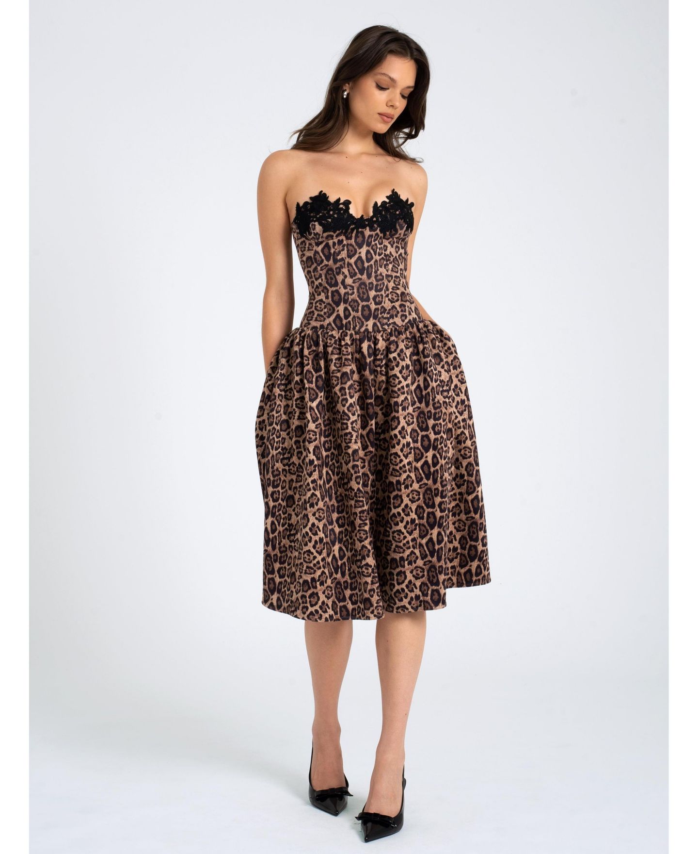 Женское платье Miss Circle Women Uchenna Cheetah Print Stretchy Strapless Midi with lace trim, цвет: С принтом — фото 4