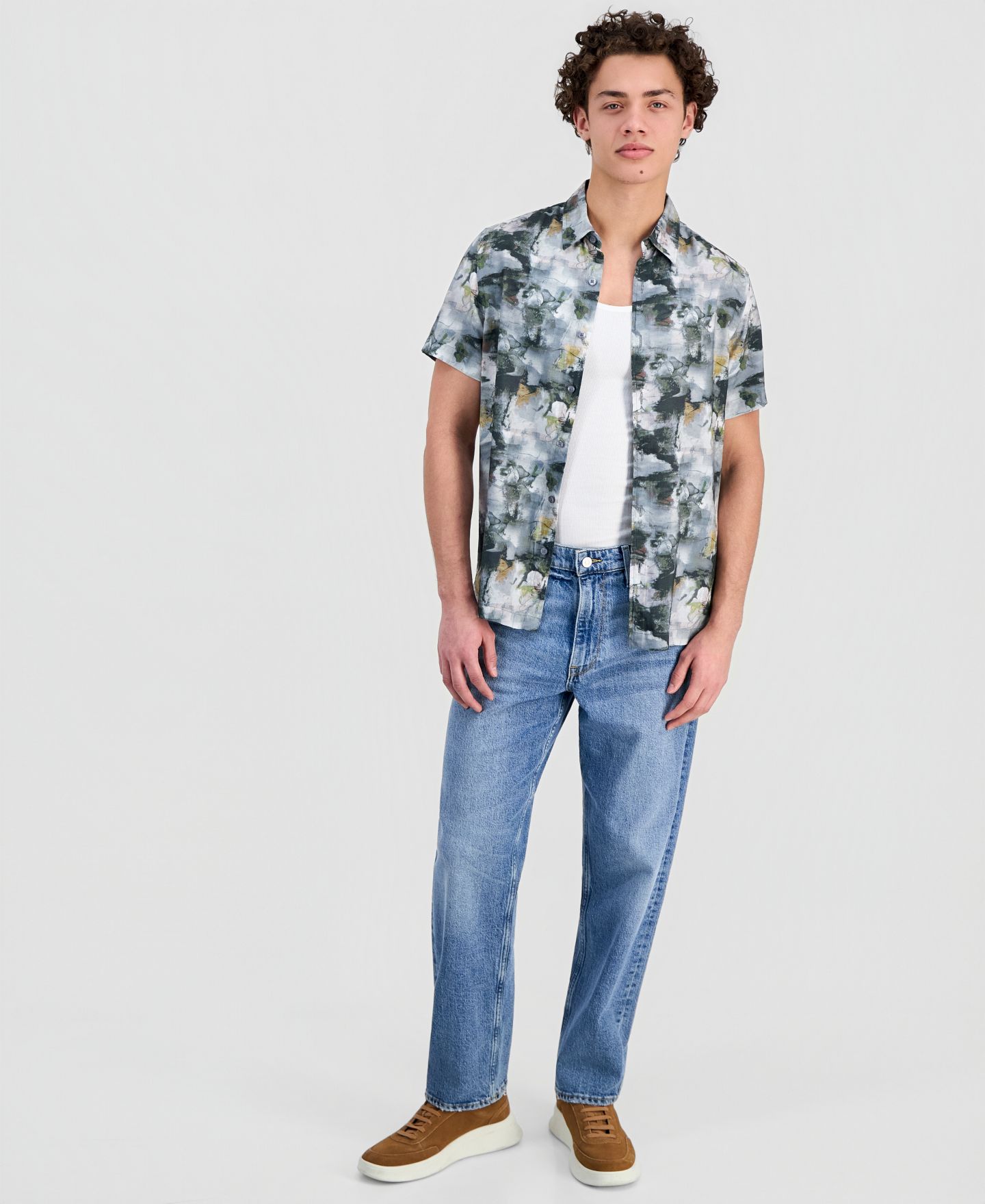 Мужская рубашка GUESS Abstract-Print Short-Sleeve, цвет: Разноцветный — фото 2