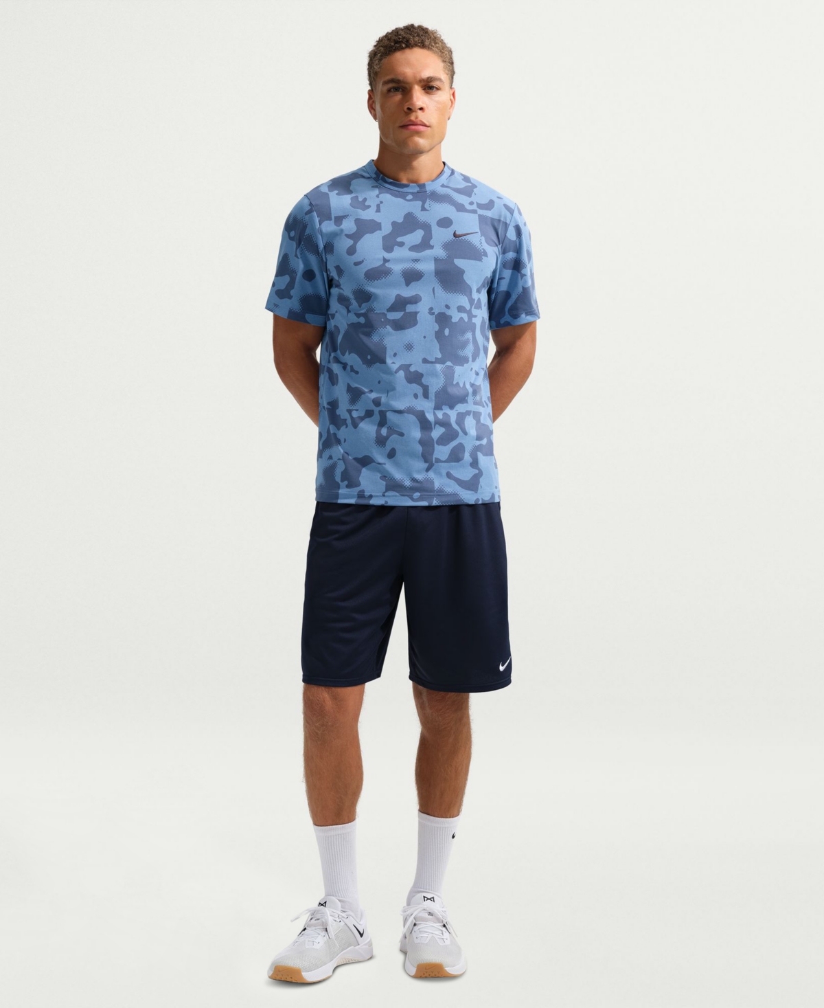 Nike Men's Hyverse Dri-fit Uv Short-sleeve Training Crewneck T-shirt In Blue