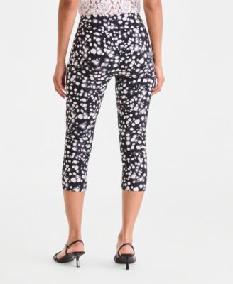 Women's Printed Pull-On Capri Pants