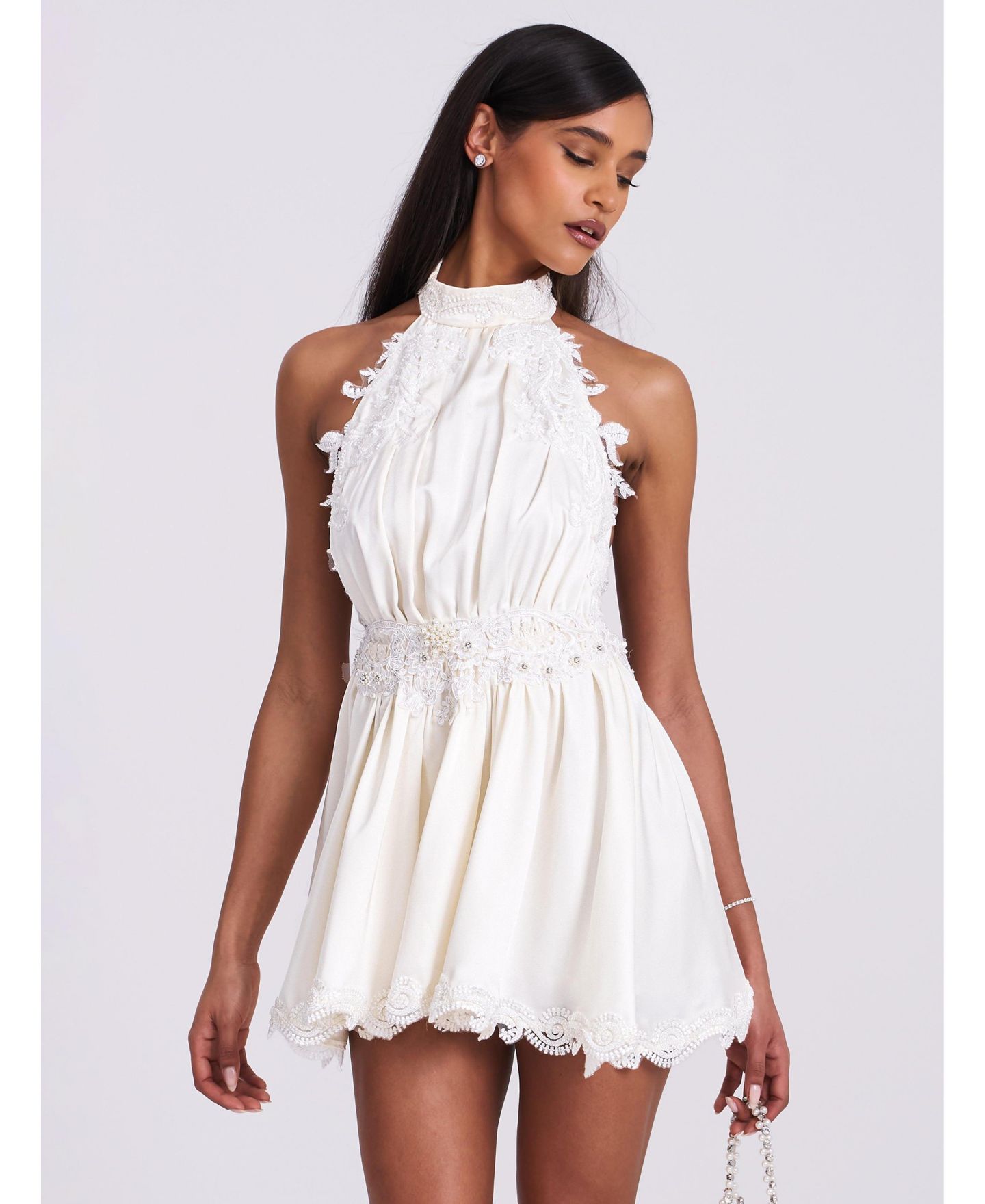 Женское платье Miss Circle Idalia Beaded Lace Trim Backless Halter Mini, цвет: Белый — фото 5
