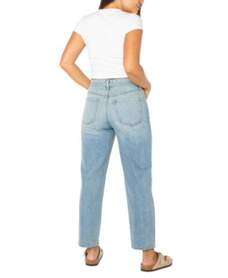 Women’s Relaxed Straight Fit Jeans