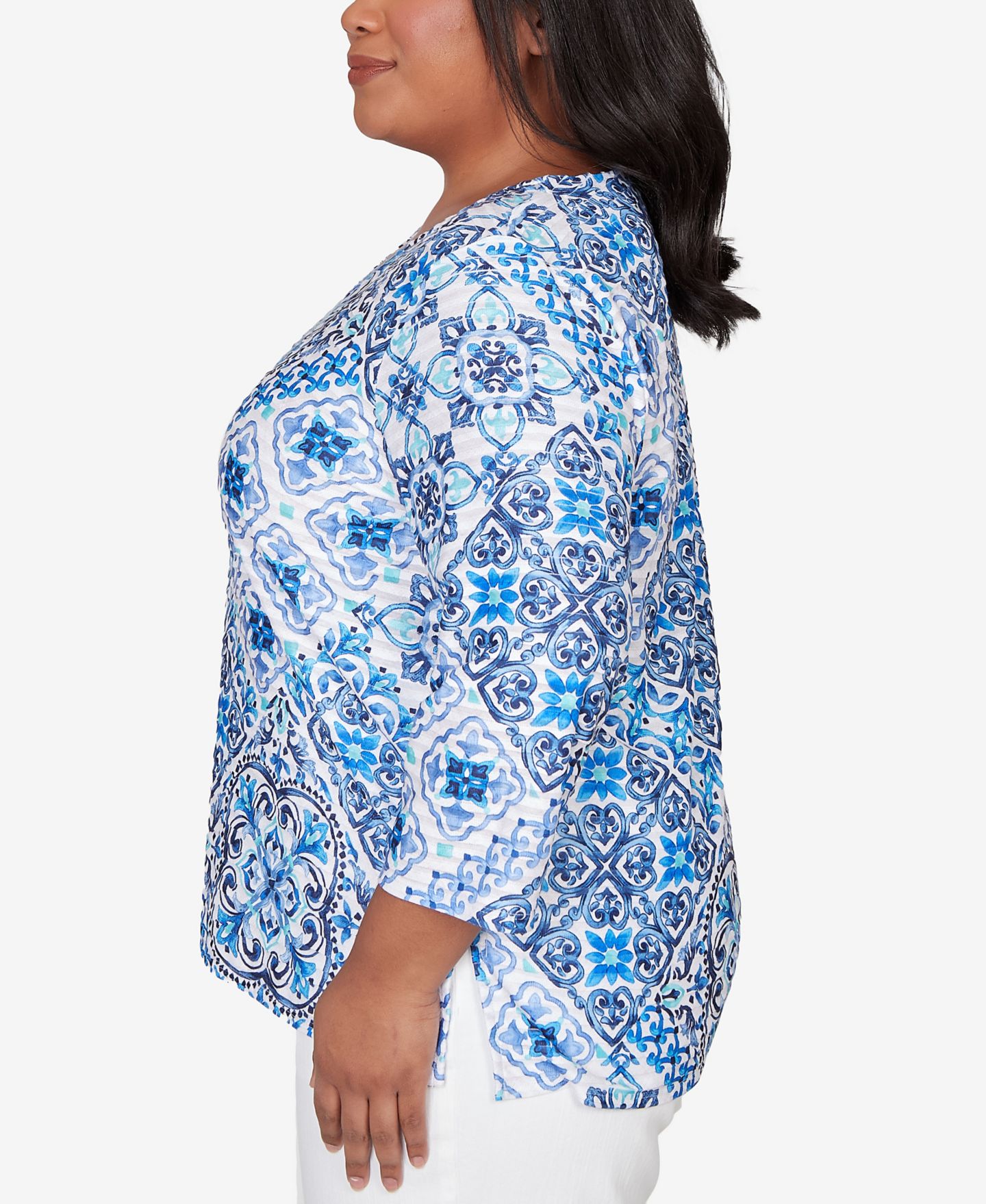 Женский топ Alfred Dunner Plus Size Mykonos Aegean Tile V-Neck, цвет: Синий — фото 4