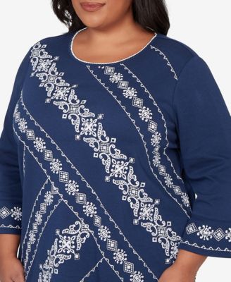 Plus Size Mykonos Diagonal Scroll Embroidered Crew Neck Top