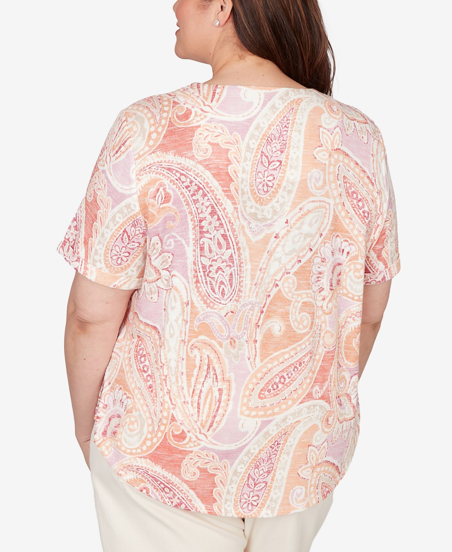Женская футболка Alfred Dunner Plus Size Beachcomber Paisley Short-Sleeve with Necklace, цвет: Абрикосовый — фото 5