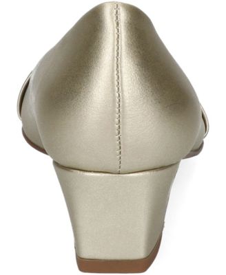 Lyanna Women's Block Heel Pumps