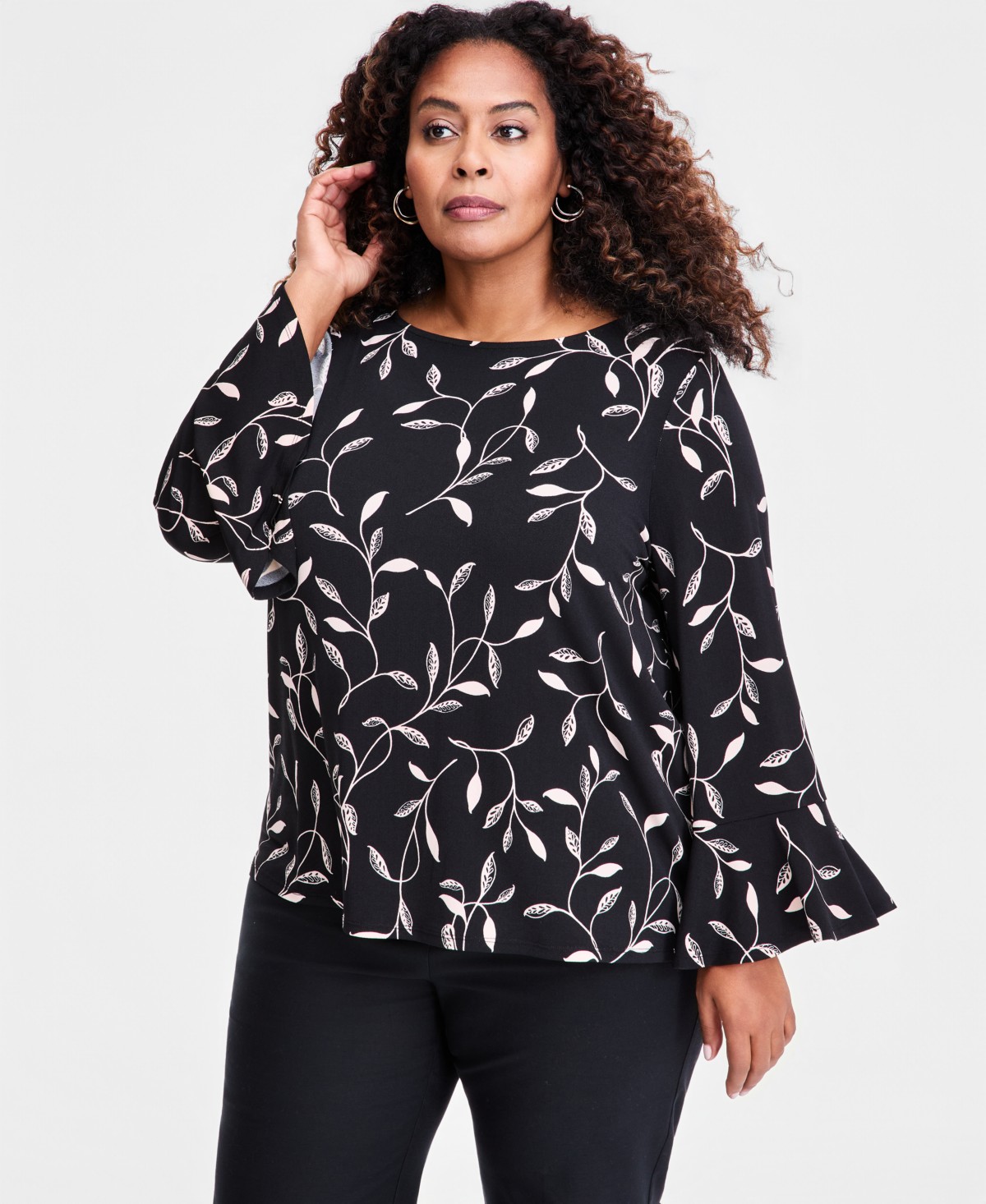 Женские JM Collection Plus Size Winding Leaves Flare Sleeve Boat Neck Top — фото 1