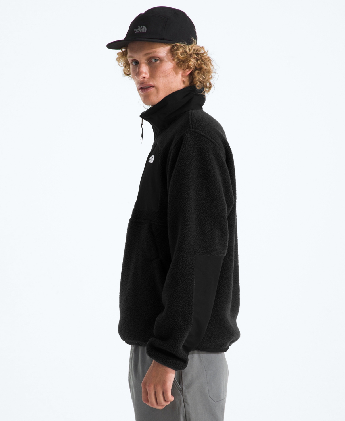 The North Face Men's Yumiori Quarter-Zip Jacket