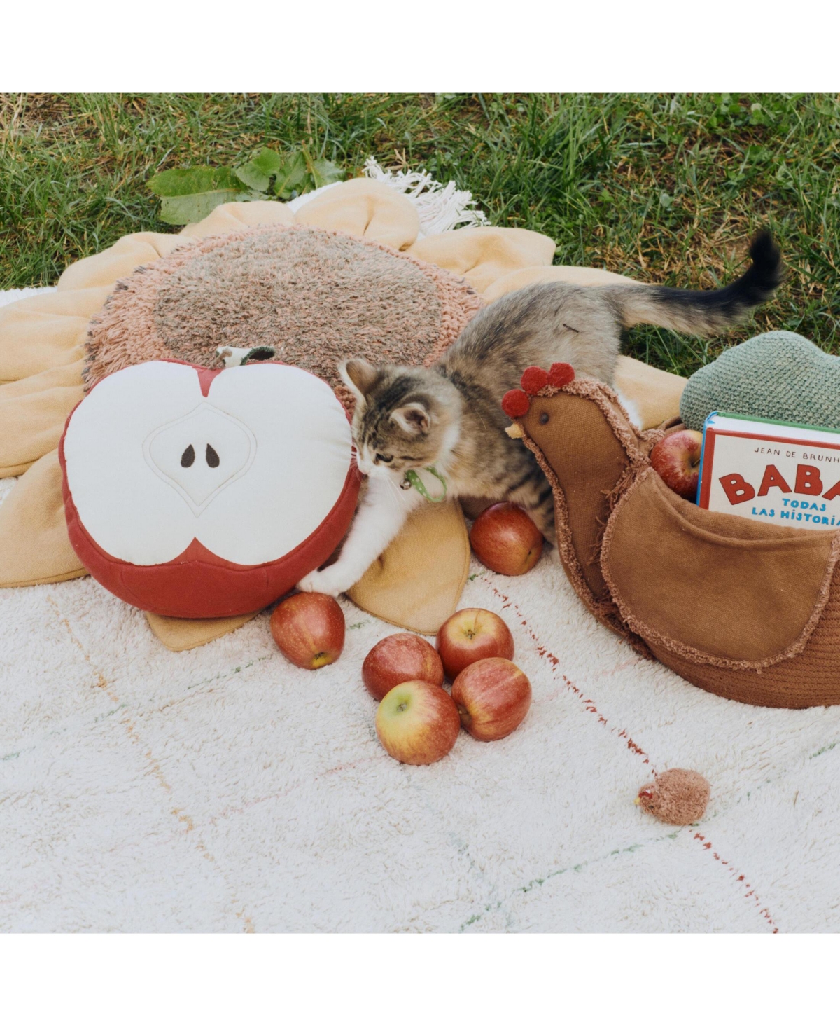 Lorena Canals Cushion Apple