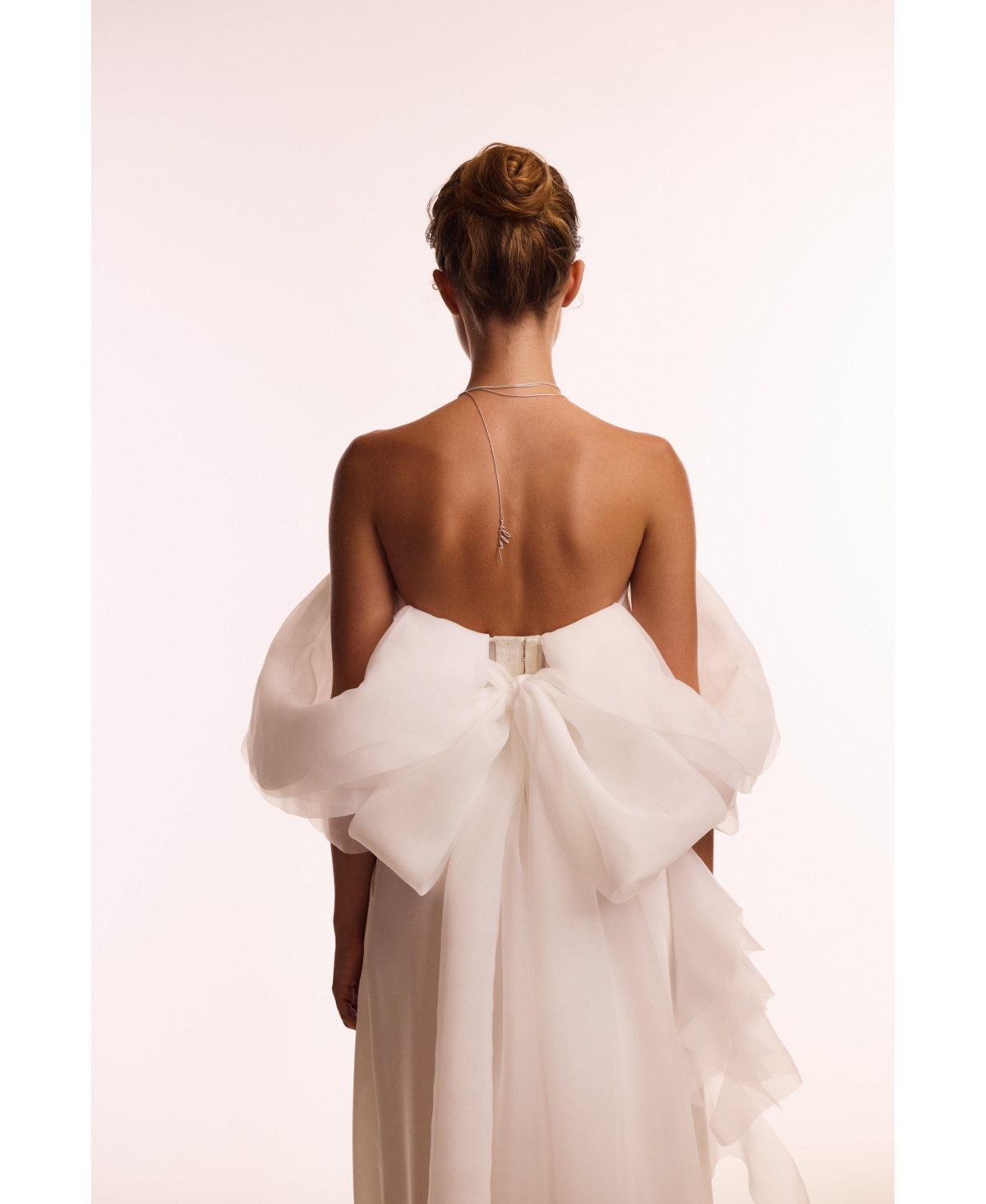 Milla Women's Dreamy off-shoulder blouse with meringue flounces