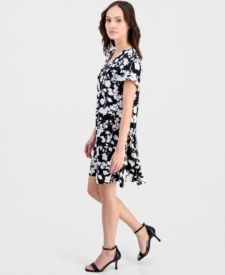 Petite Tulip-Sleeve Printed Swing Dress