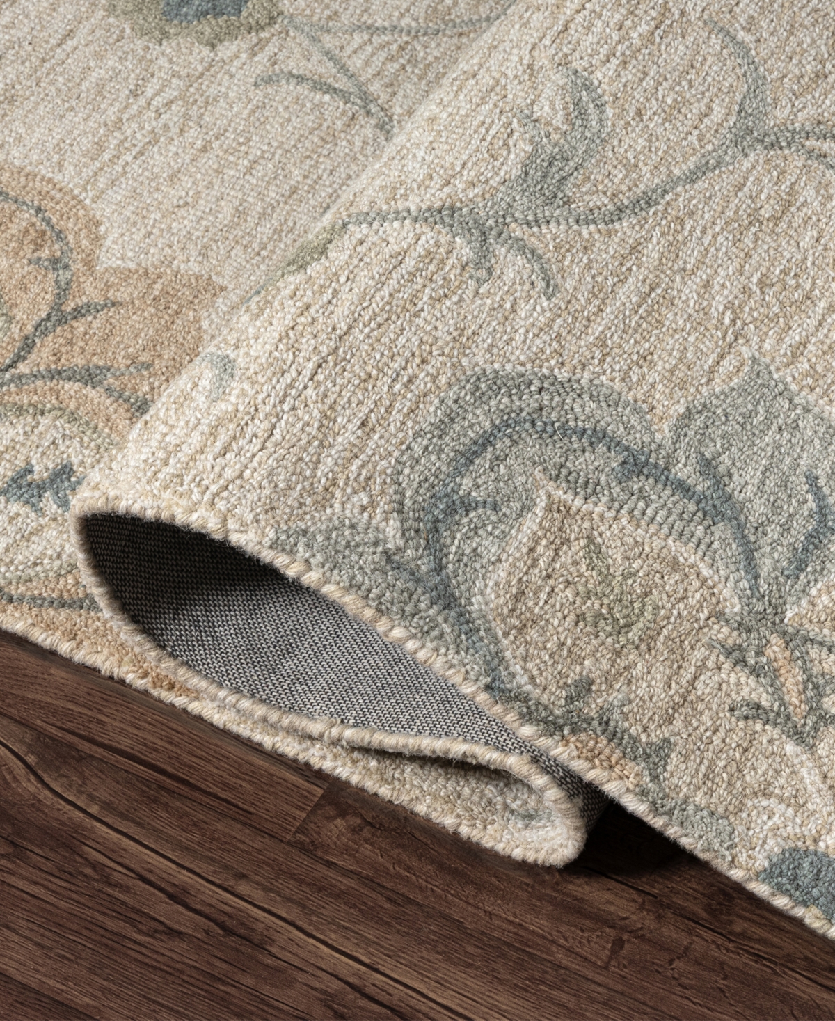 Lr Home Iris Victo-584 5' x 7' Area Rug