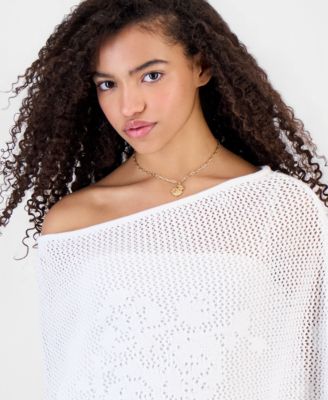 Juniors' Flower-Detail Crochet Poncho