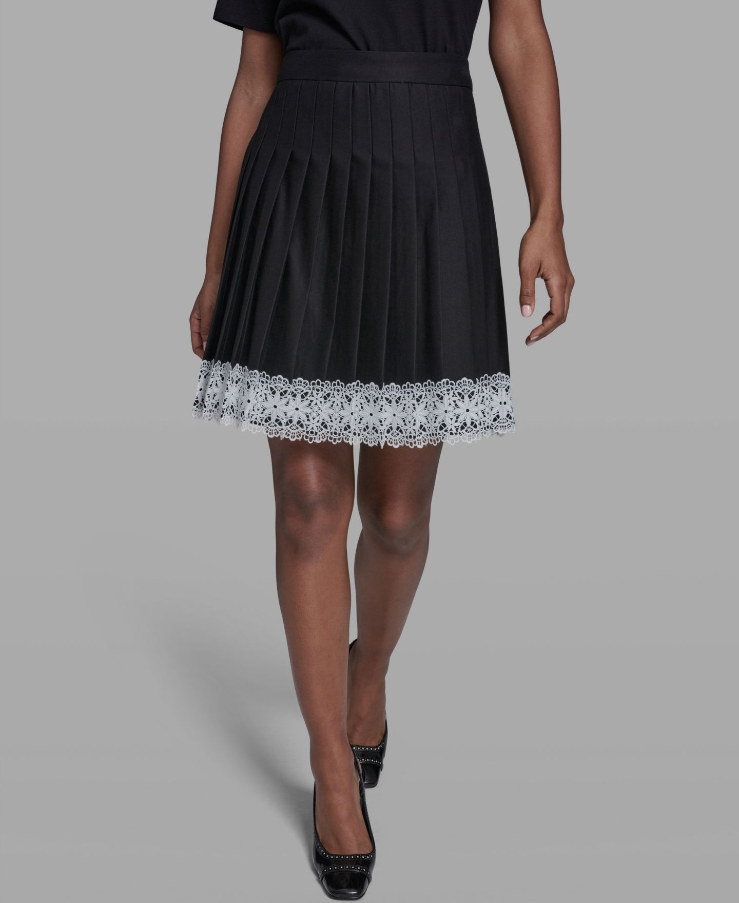 Женская юбка KARL LAGERFELD PARIS Pleated Lace Trim, цвет: Чёрный — фото 1