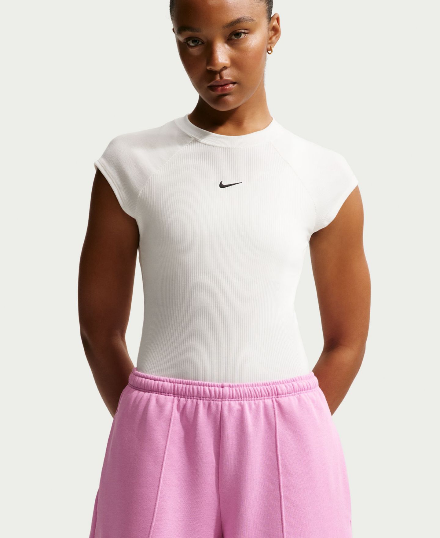Женские шорты Nike Mid-Rise French Terry, цвет: Пурпурный / Молочный — фото 2
