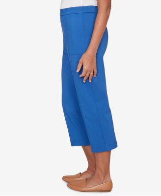 Women's  The Royal Treatment Relaxed Flat Front Patch Pocket Capri