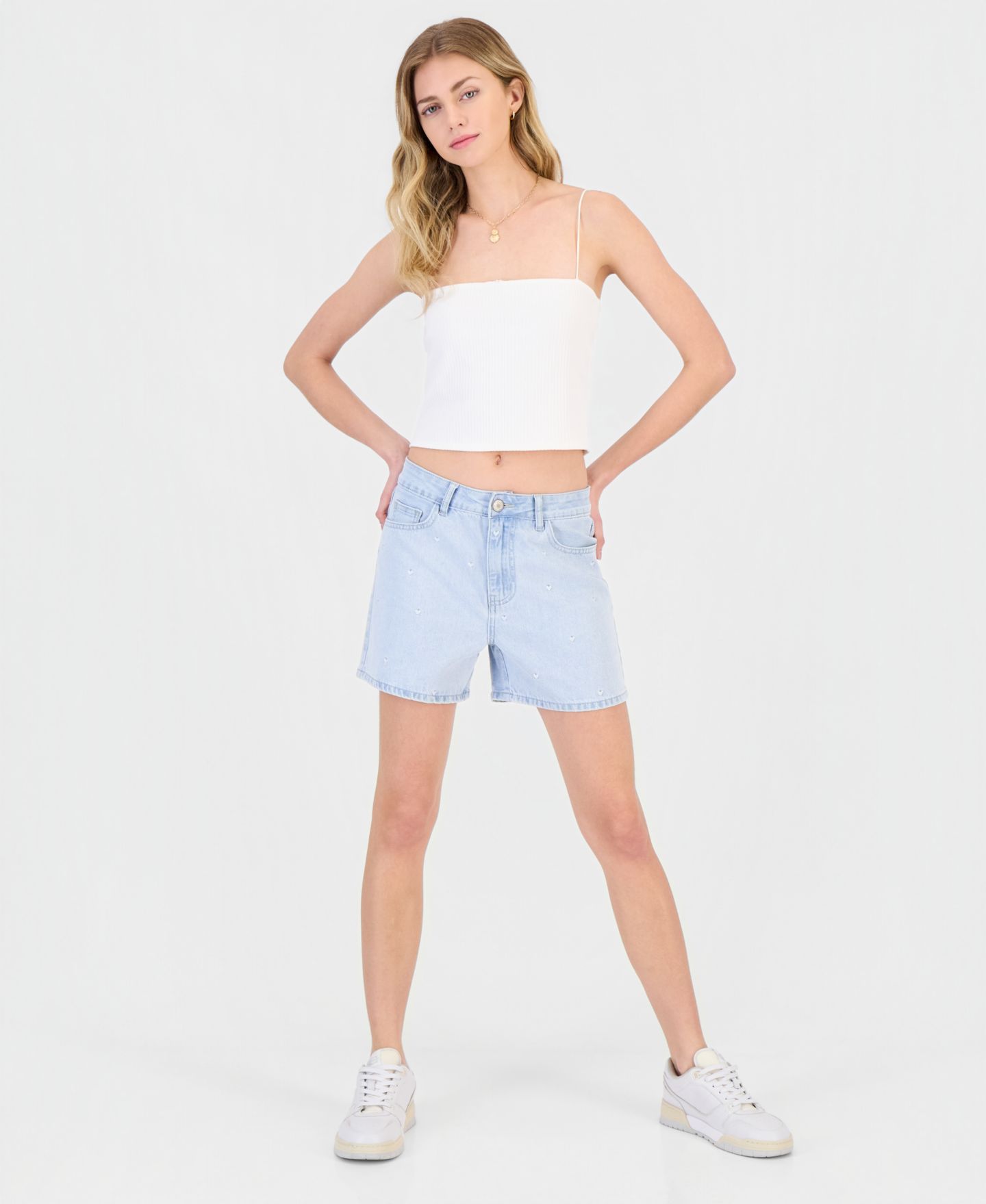 Женские шорты Angel Jeans Juniors' Embroidered Hearts Denim Shorts, цвет: Светлая варка — фото 3