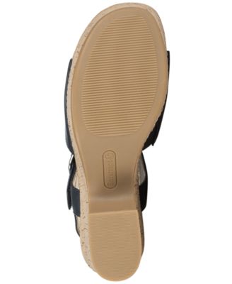 Women's Tamie Round Toe Wedge Sandals