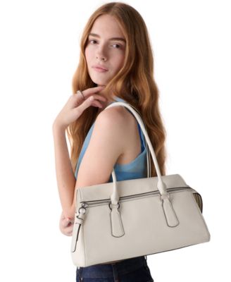 Bond Smooth Medium Shoulder Bag
