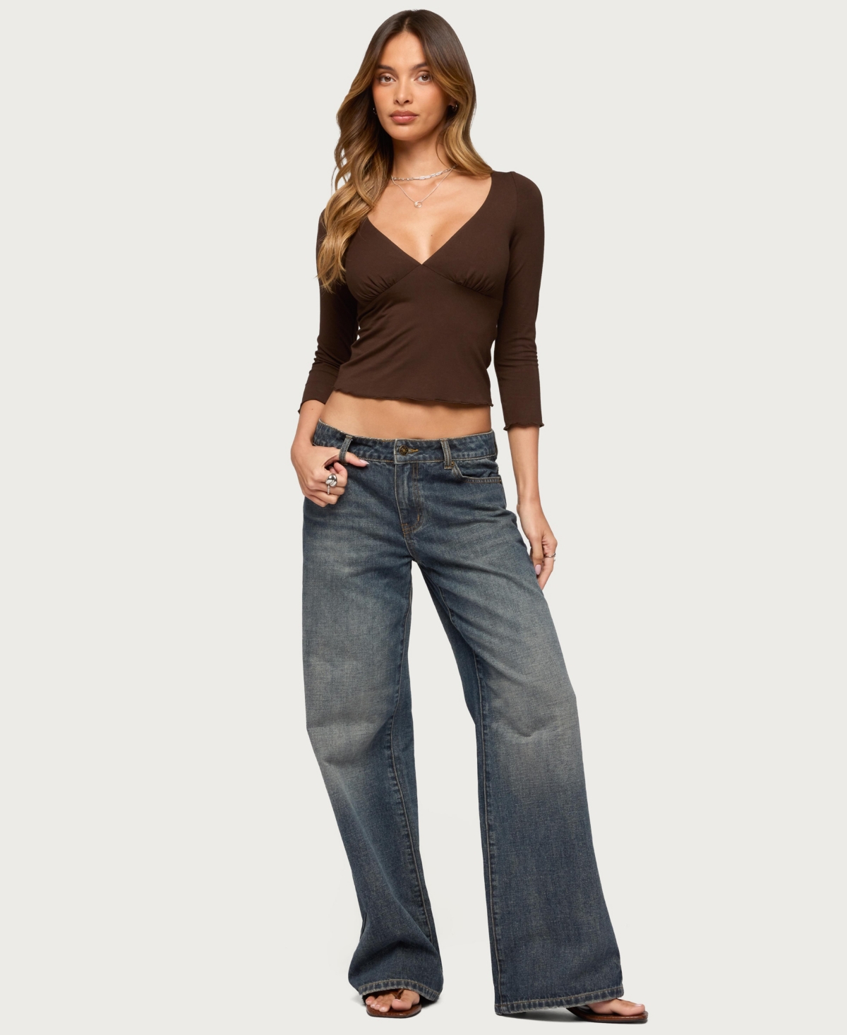 Edikted Women's Cassisy Quarter Sleeve Wide V Neck Top