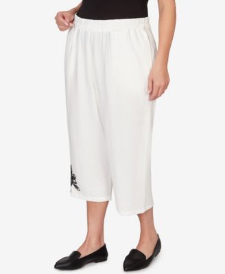 Plus Size Crowd Pleaser Floral Embroidered Relaxed Capri Pants