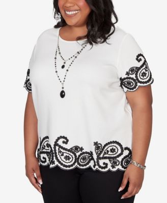 Plus Size Crowd Pleaser Paisley Border Top With Necklace