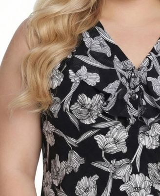 Plus Size Sleeveless Knit V Neck Top