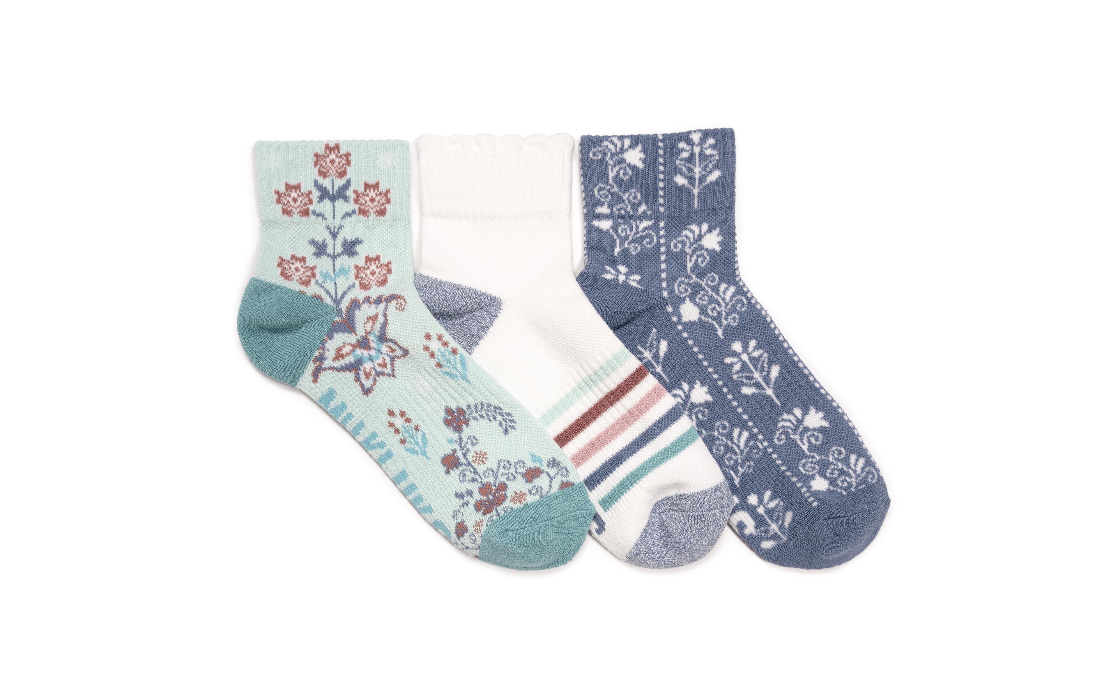 Muk Luks Women's Cotton Compression Mini Crew Ankle Socks, 3 Pair Pack