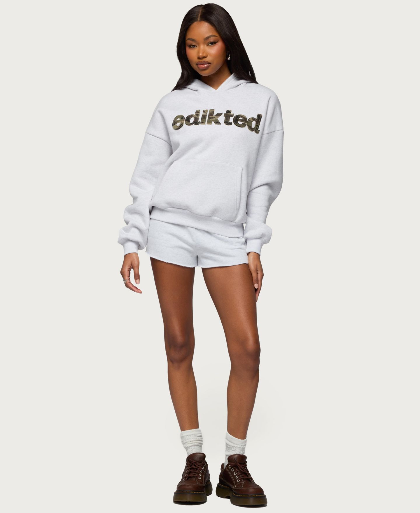 Женские шорты Edikted Cutie Sweat Shorts, цвет: Светлый серый меланжевый — фото 3