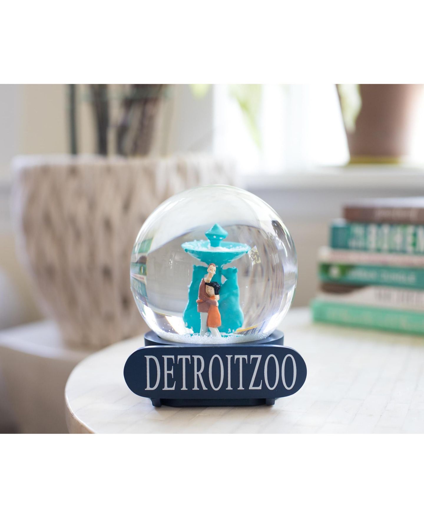 Детские фигурки Surreal Entertainment Coraline Detroit Zoo 6" Snow Globe, 1-Piece, Ages 14+, цвет: Синий — фото 7