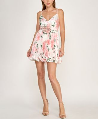 Juniors' Pleated Floral Dress