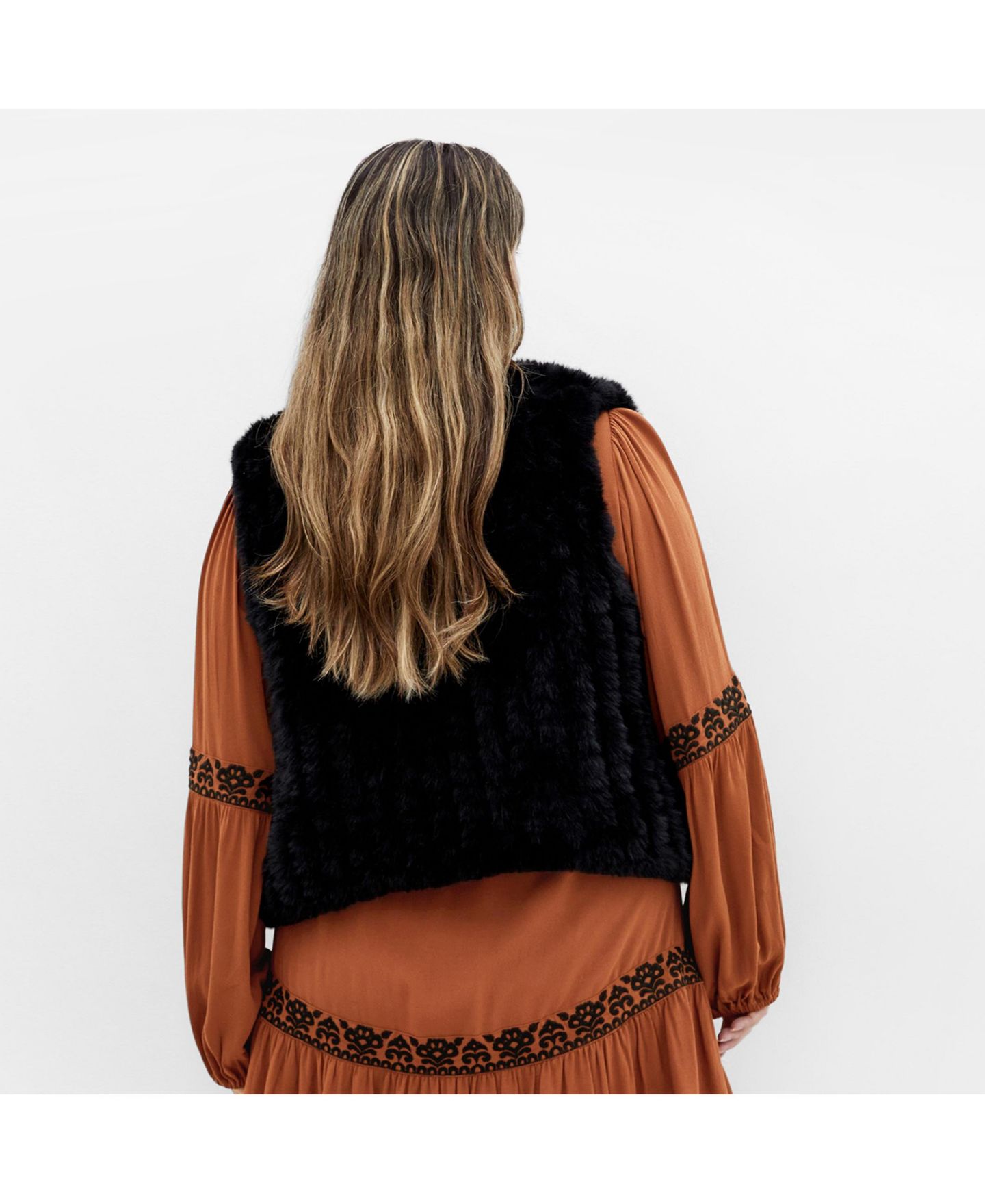 Женский жилет CITY CHIC Plus size Eve Faux Fur Vest, цвет: Чёрный — фото 2