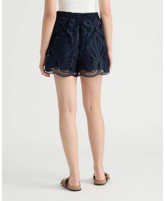 Women's Pull on Lace Short