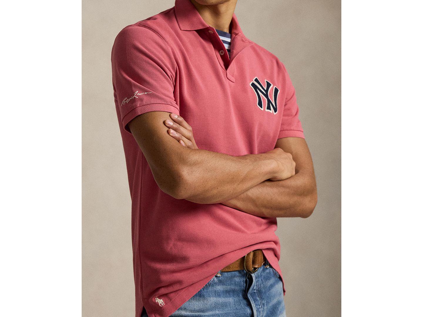 Мужское поло Polo Ralph Lauren Yankees Logo Mesh Polo Shirt, цвет: Ягодный — фото 3