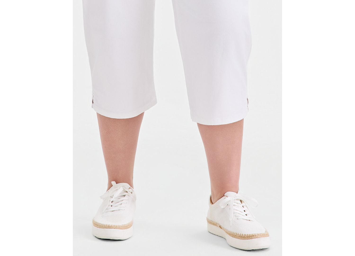 Plus Size High-Rise Shaping Capri Jeans