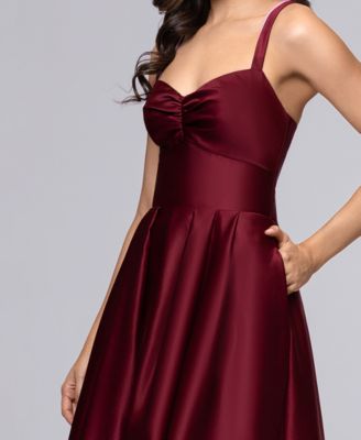 Juniors' Sweetheart Neck Gown