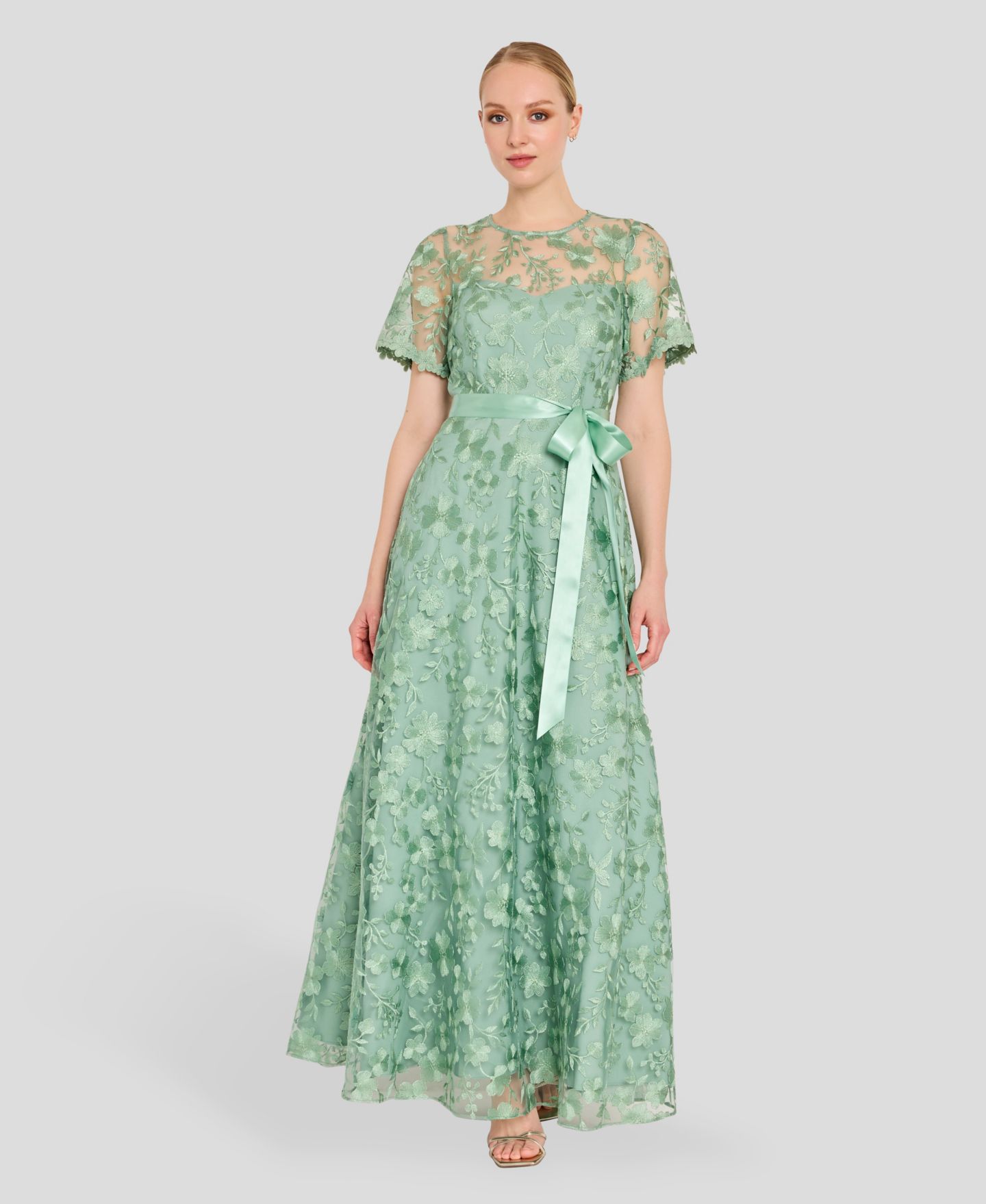 Женское платье Tahari ASL Short-Sleeve Embroidered Gown, цвет: Шалфейный — фото 2