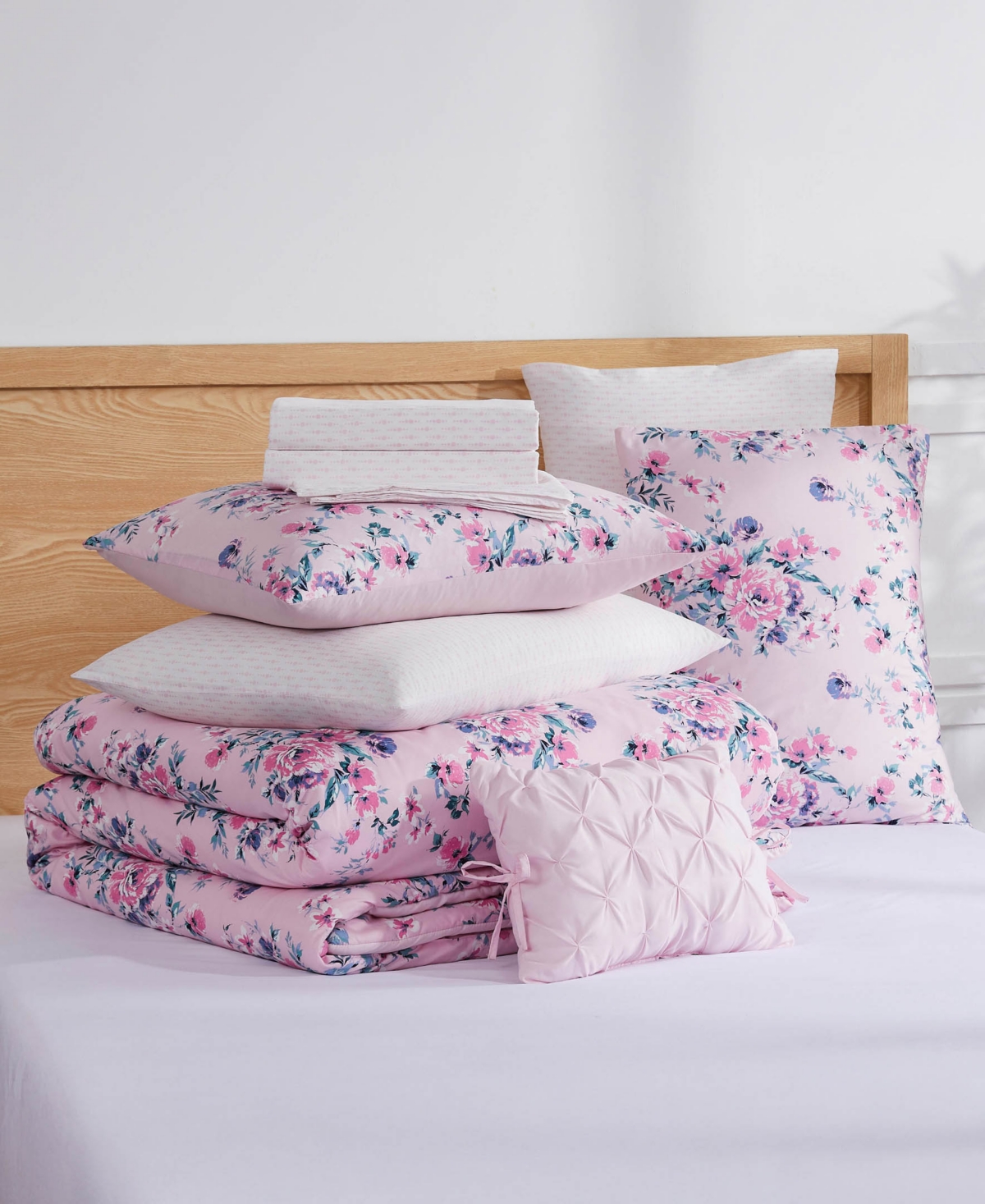 Jessica Simpson Phoebe Reversible 8-Pc. Comforter Set