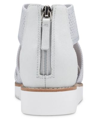 Women's Wander Lightweight Strappy Sandals