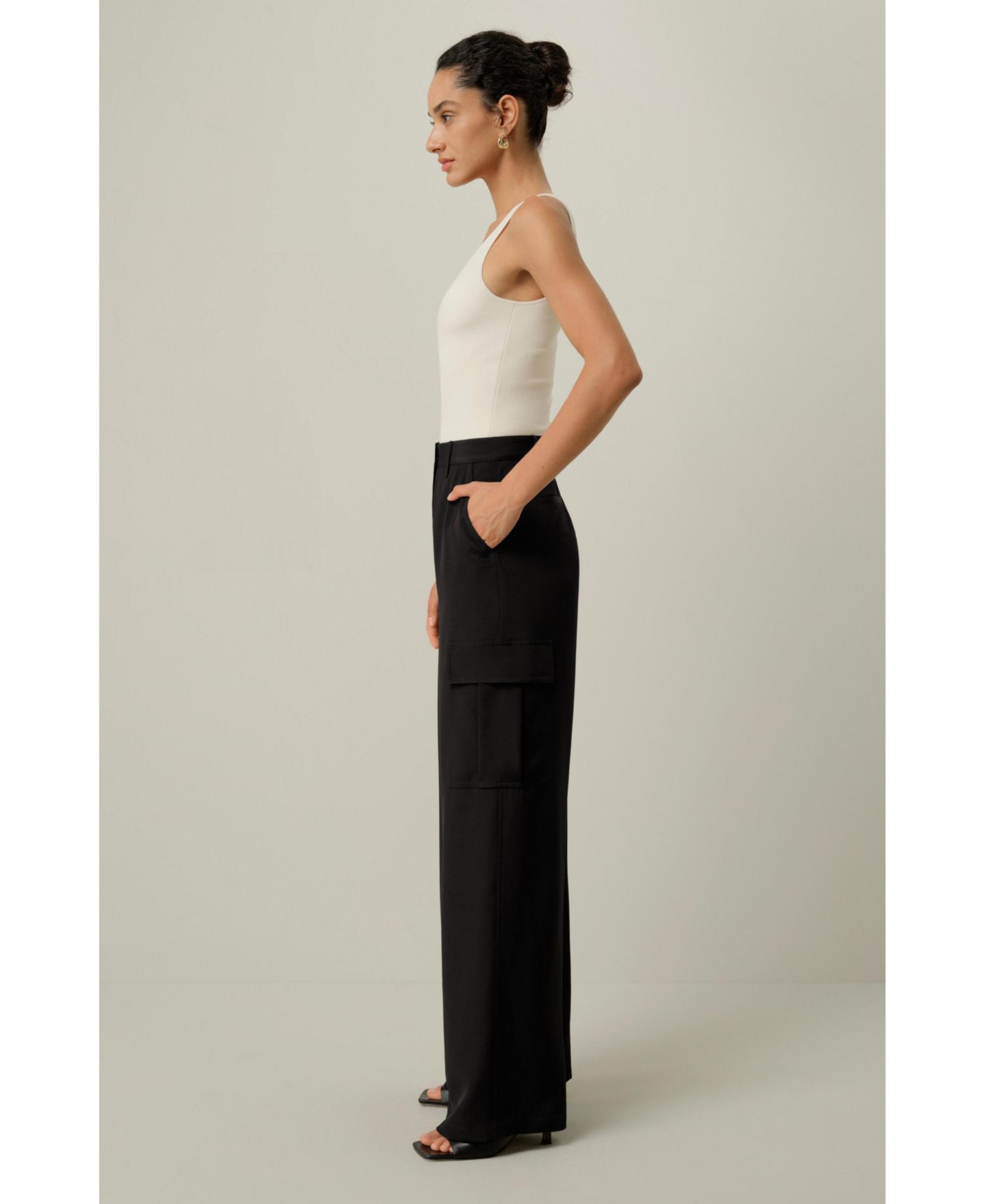 Женские брюки LILYSILK Silk Crepe Cargo, цвет: Чёрный — фото 2